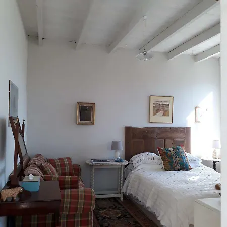 Bed & Breakfast Maid's